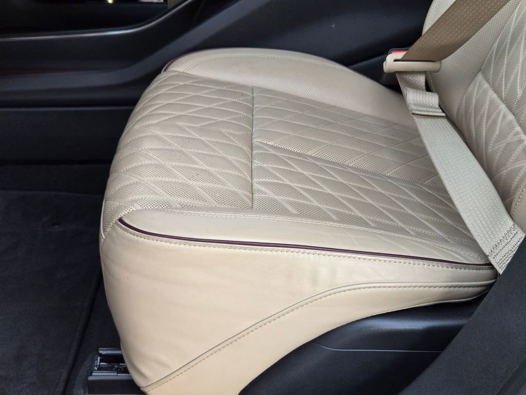 Certified 2024 Cadillac Lyriq Luxury w/ Nappa Leather Package image 28