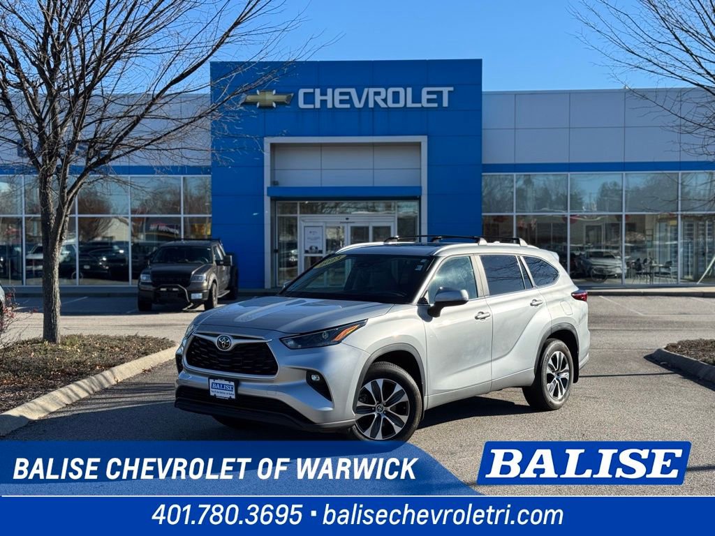 Used 2023 Toyota Highlander XLE image 1