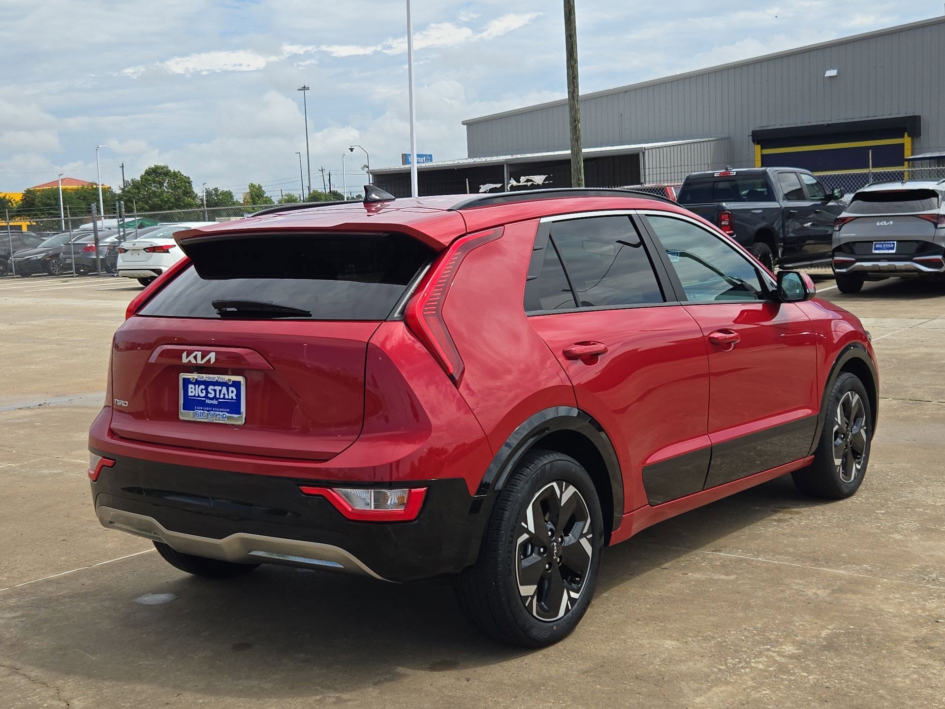 Used 2024 Kia Niro Wind FWD image 3