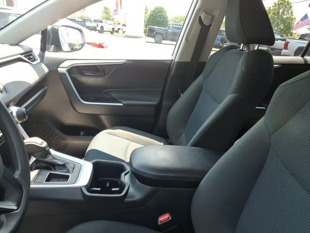 Used 2023 Toyota RAV4 LE FWD image 9