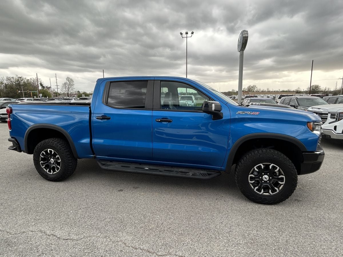 Used 2022 Chevrolet Silverado 1500 ZR2 w/ Technology Package AWD/4WD image 3