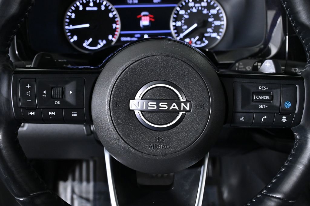 Used 2022 Nissan Pathfinder Platinum w/ Cargo Package image 13