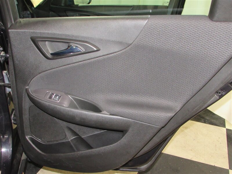 Used 2023 Chevrolet Malibu LT image 34