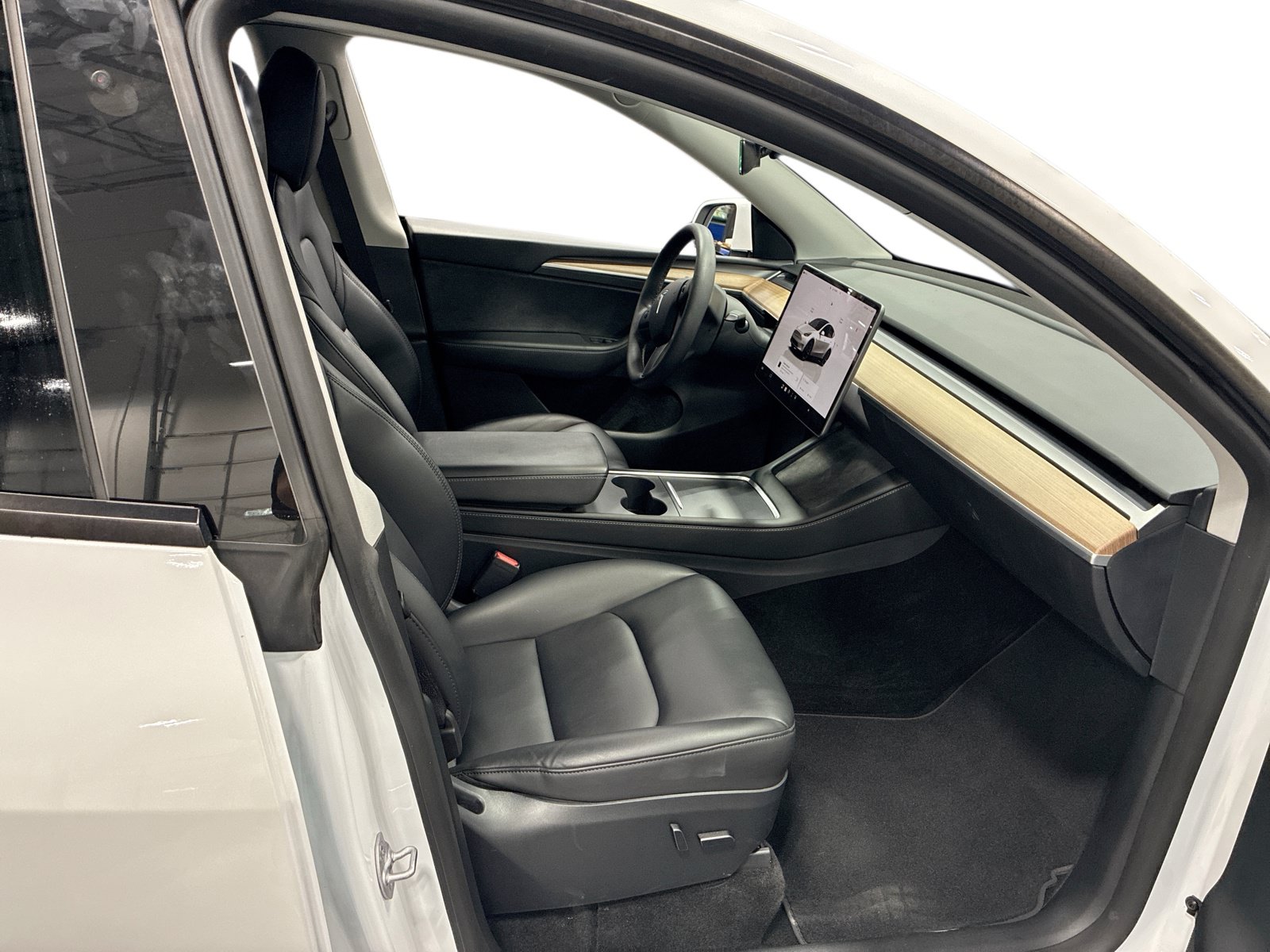 Certified 2023 Tesla Model Y Long Range AWD/4WD image 13