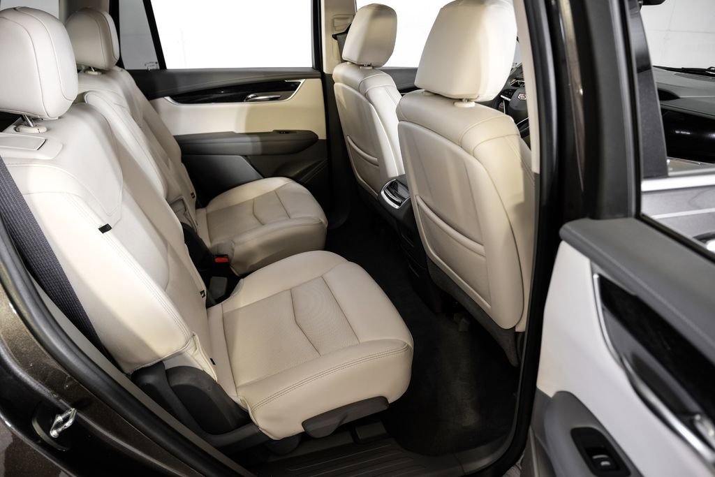 Used 2020 Cadillac XT6 Premium Luxury image 37