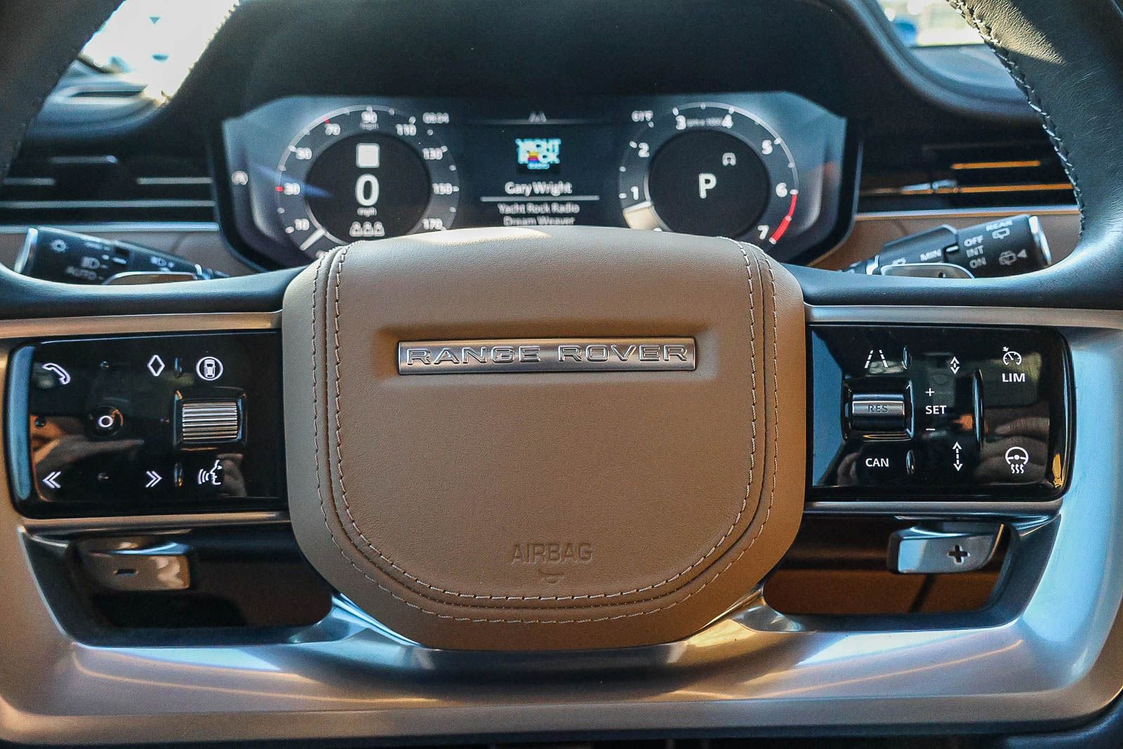 Certified 2025 Land Rover Range Rover SE AWD/4WD image 36