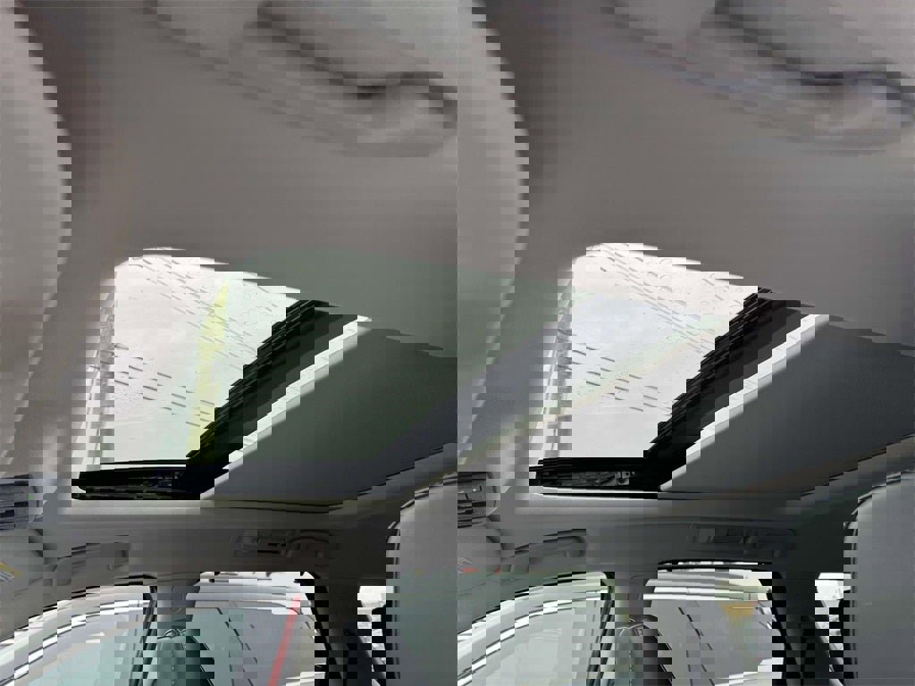 Used 2022 Nissan Pathfinder Platinum w/ Cargo Package image 19