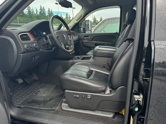 Used 2011 Chevrolet Silverado 3500 LTZ w/ LTZ Plus Package AWD/4WD image 3