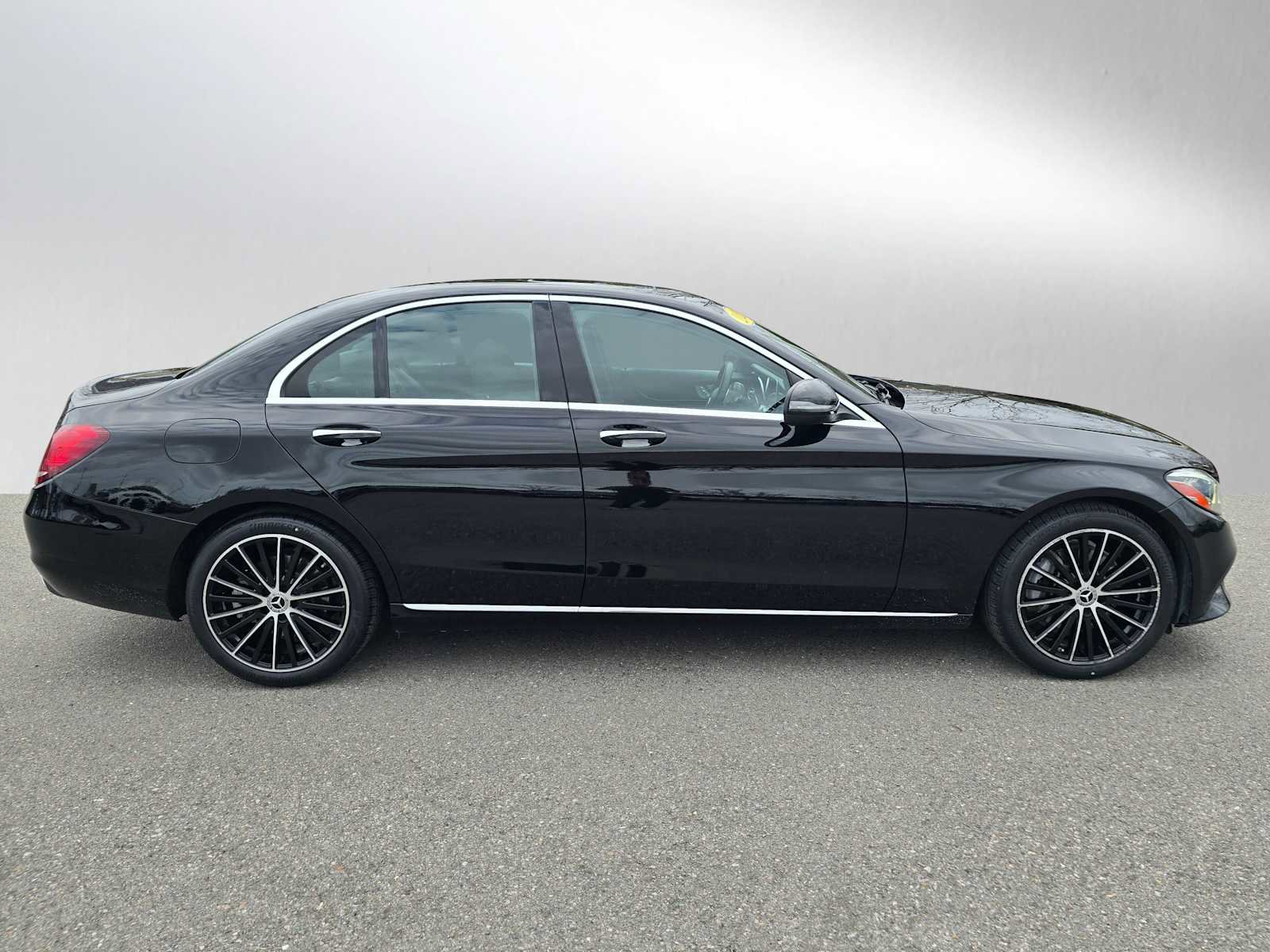 Used 2020 Mercedes-Benz C 300 Sedan image 2