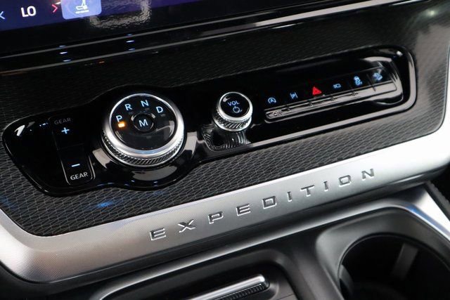 New 2025 Ford Expedition Platinum w/ Stealth Appearance Package image 27