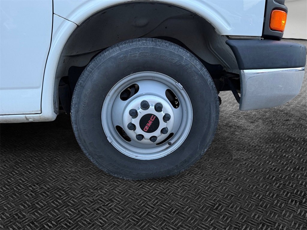 Used 2016 GMC Savana 3500 image 11