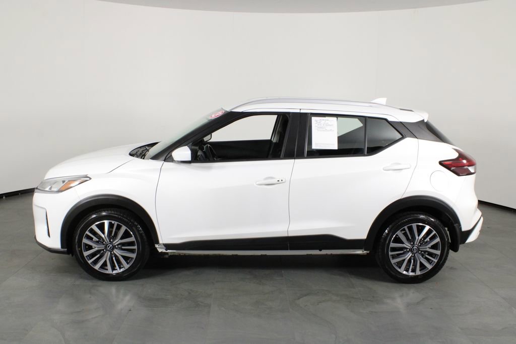 Certified 2023 Nissan Kicks SV FWD image 12