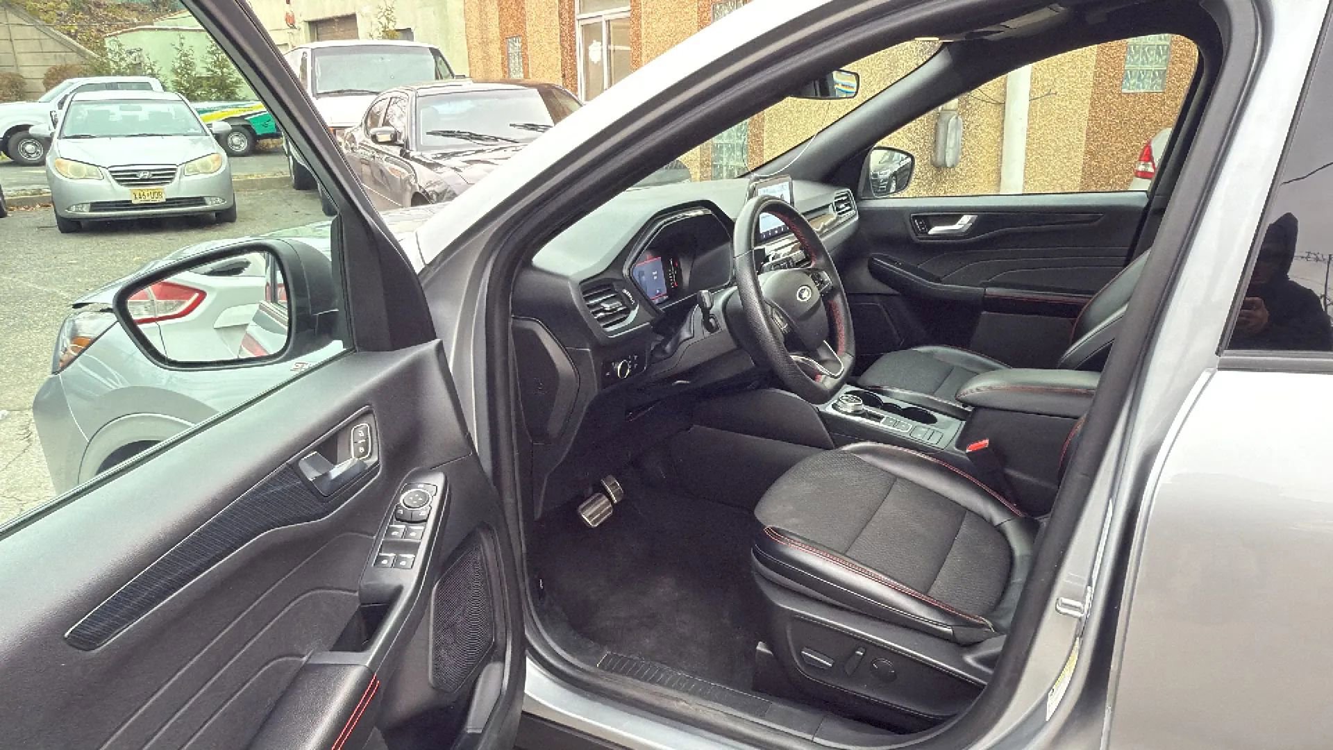 Used 2023 Ford Escape ST-Line FWD image 23