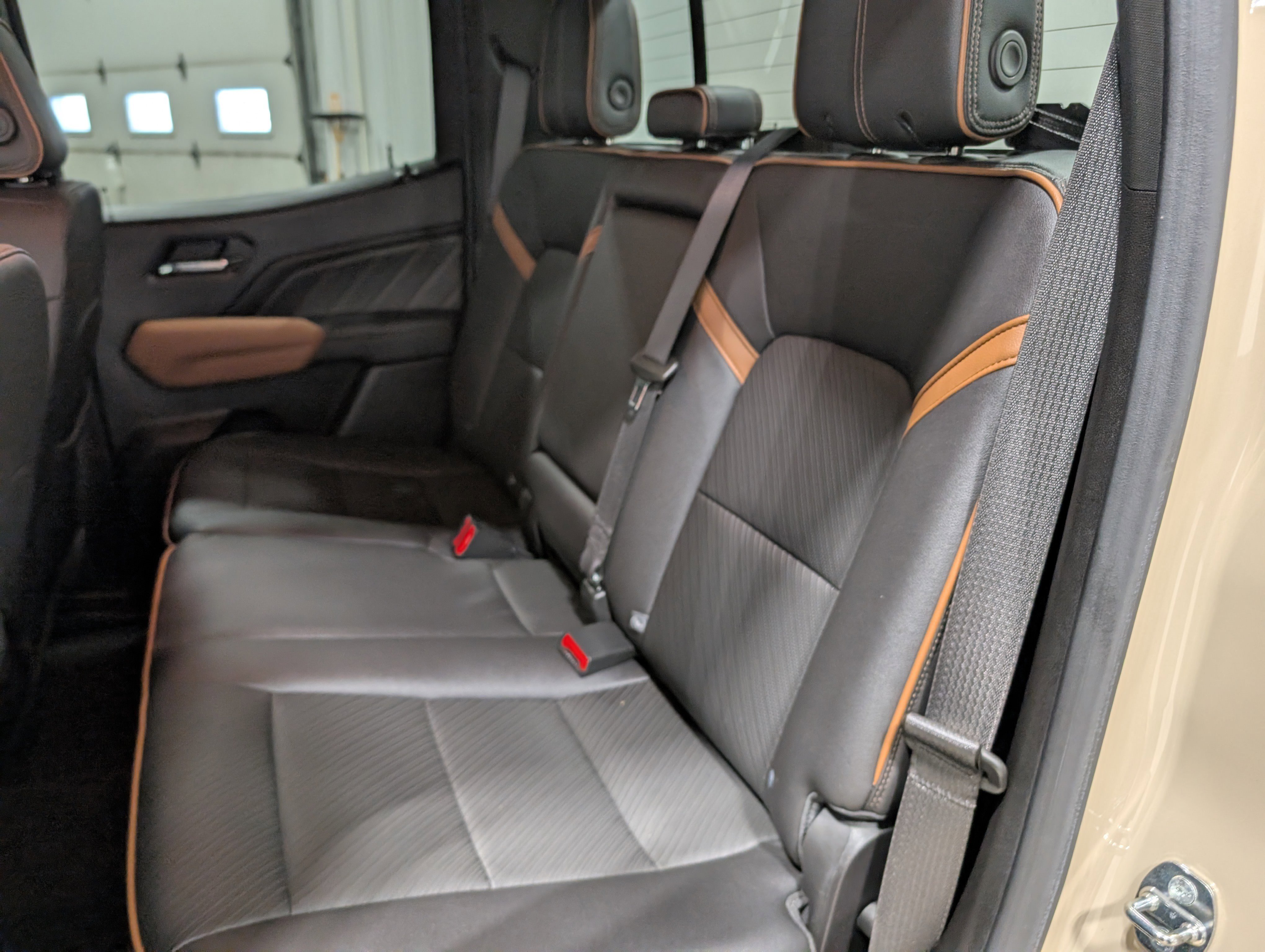 Used 2023 GMC Canyon AT4 w/ AT4 Premium Package image 15