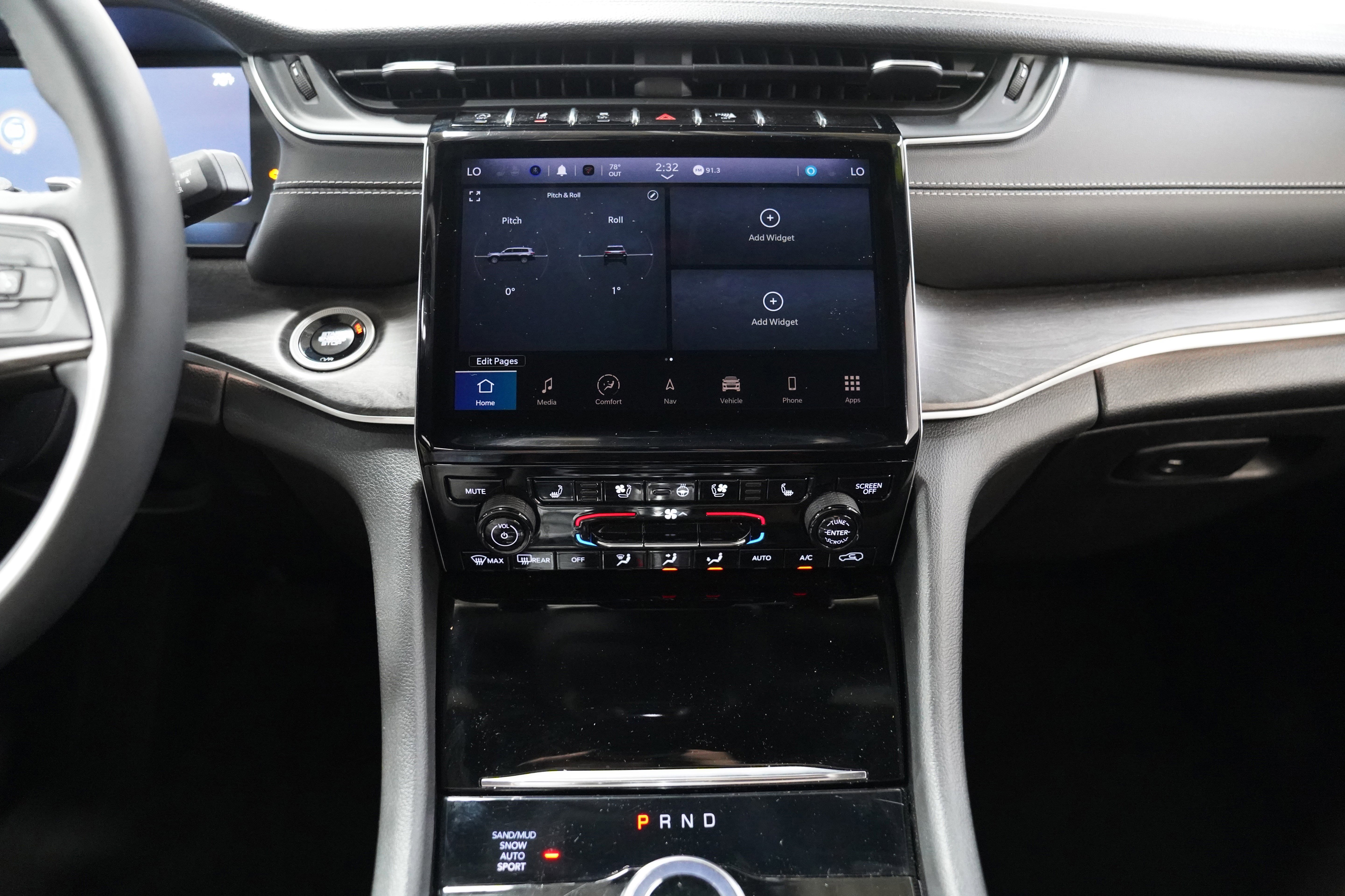 Certified 2024 Jeep Grand Cherokee L Limited w/ Luxury Tech Group II image 23