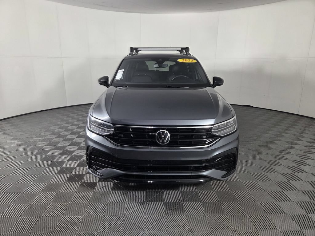 Used 2023 Volkswagen Tiguan SE R-Line FWD image 3