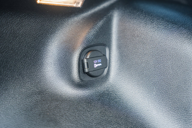 Used 2019 Jeep Cherokee Latitude Plus AWD/4WD image 11