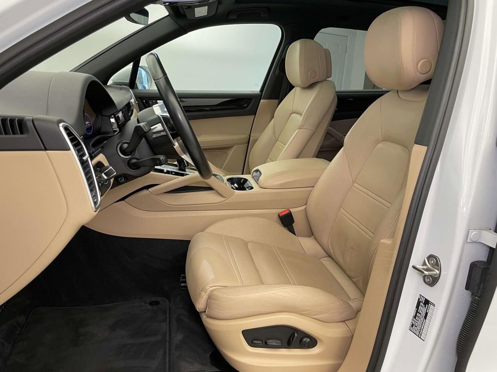 Certified 2023 Porsche Cayenne image 5