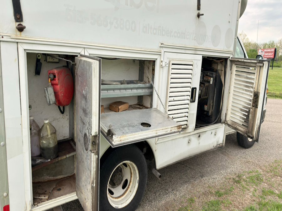 Used 2011 Ford E-350 and Econoline 350 Super Duty RWD image 10