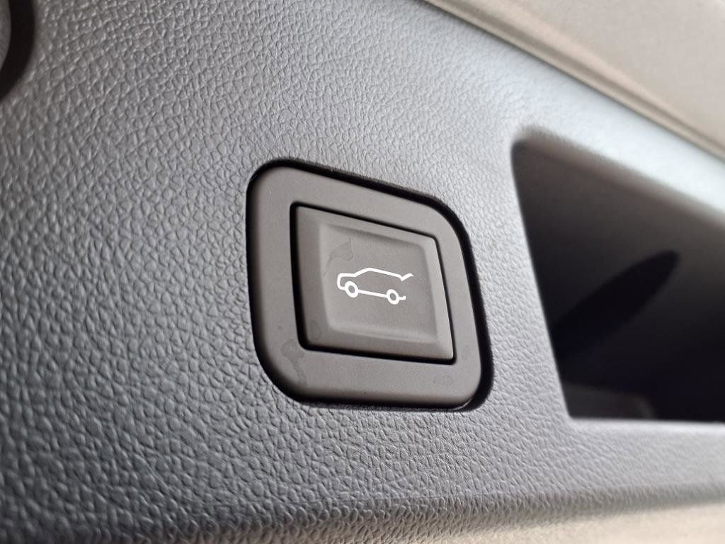 New 2025 GMC Terrain Elevation w/ Elevation Premium Package AWD/4WD image 14