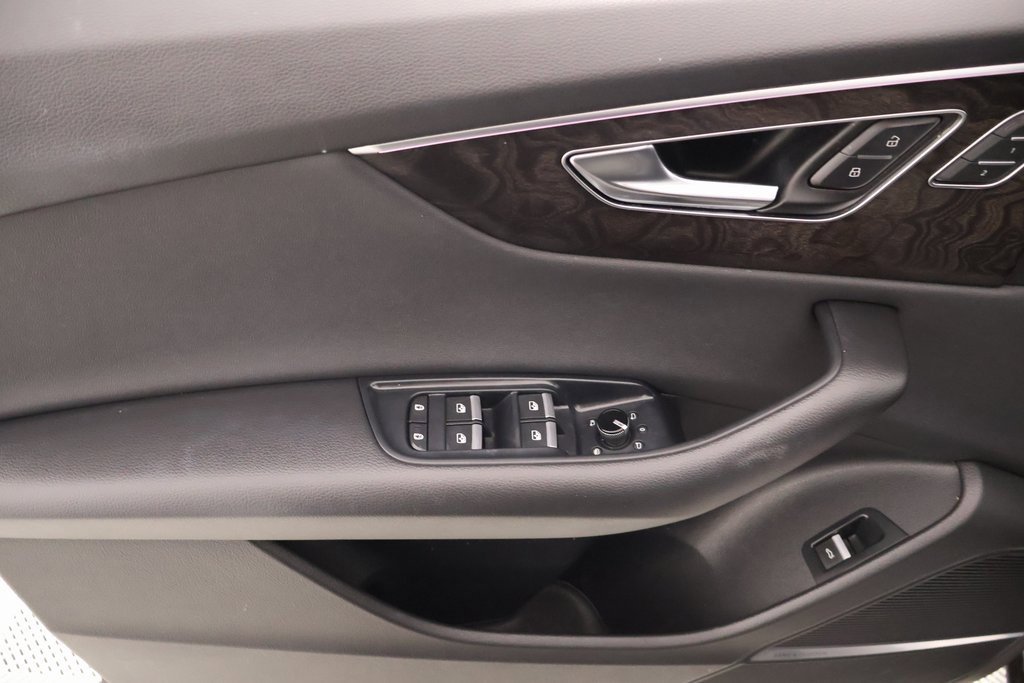 Used 2022 Audi Q8 Premium Plus w/ Premium Plus Package image 17