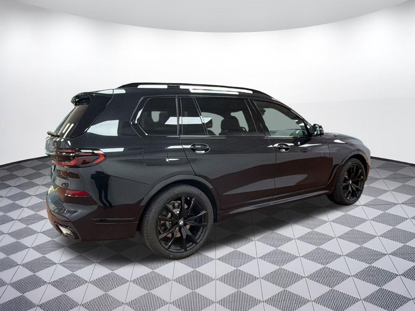 Used 2026 BMW X7 xDrive40i w/ M Sport Package AWD/4WD image 8