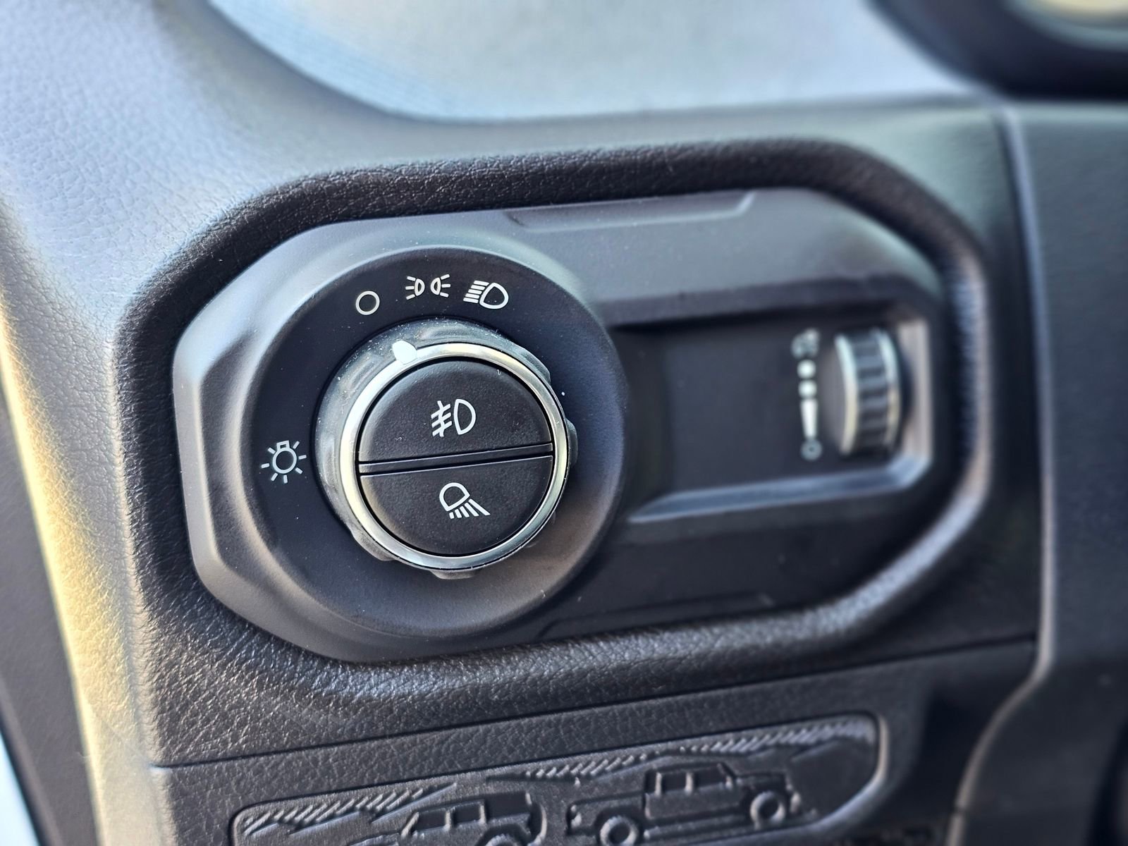 New 2026 Jeep Gladiator Sport AWD/4WD image 19