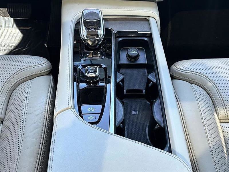 Used 2023 Volvo XC90 B6 Ultimate image 23