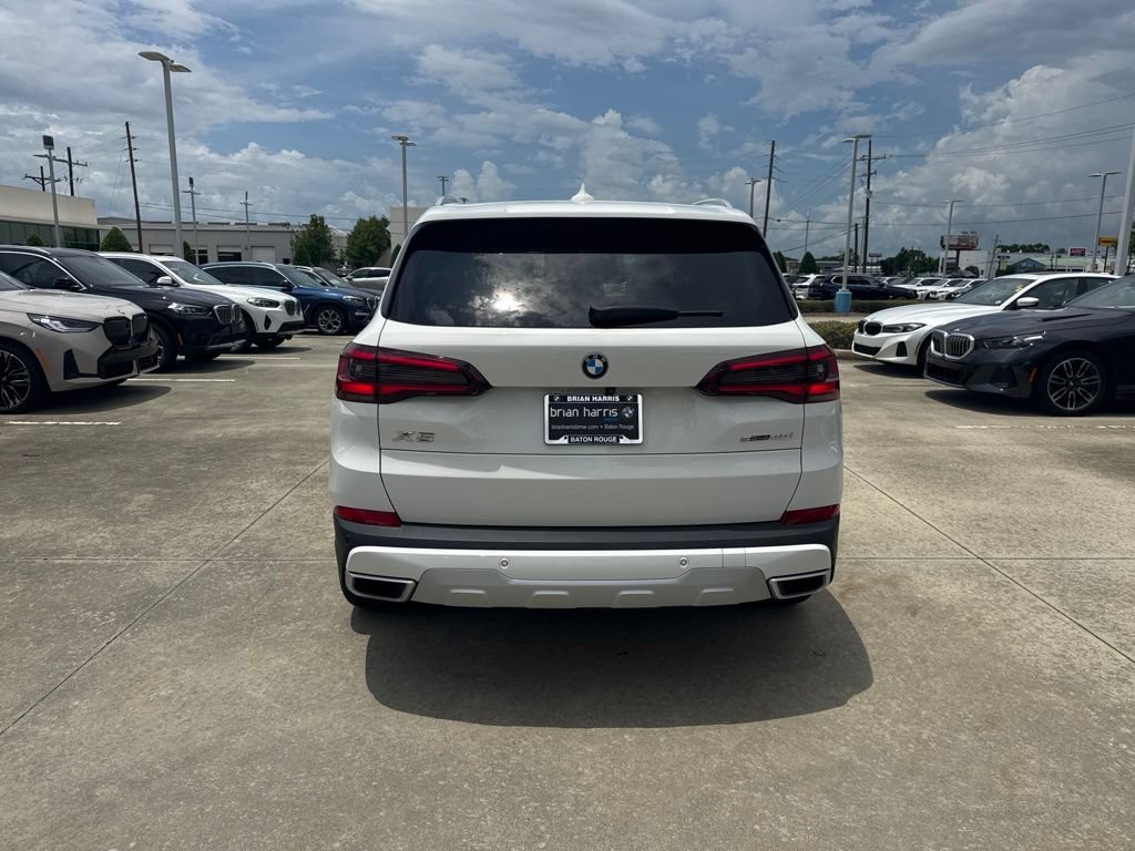 Used 2022 BMW X5 sDrive40i w/ Premium Package RWD image 4