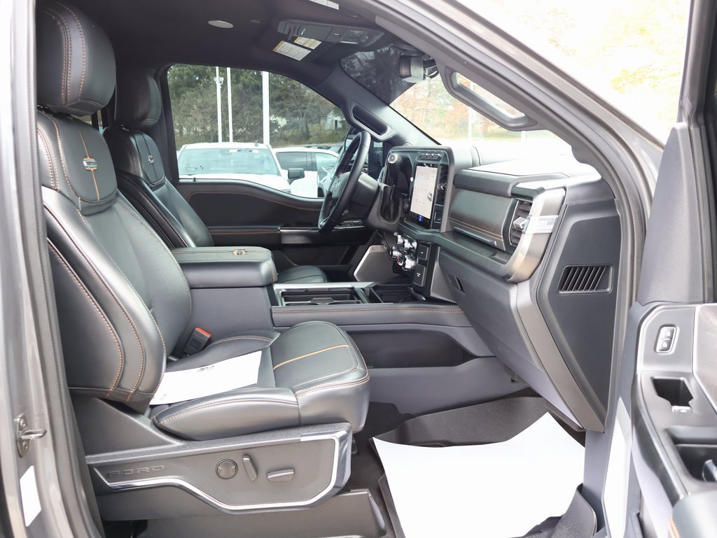Used 2023 Ford F250 Platinum w/ FX4 Off-Road Package image 41