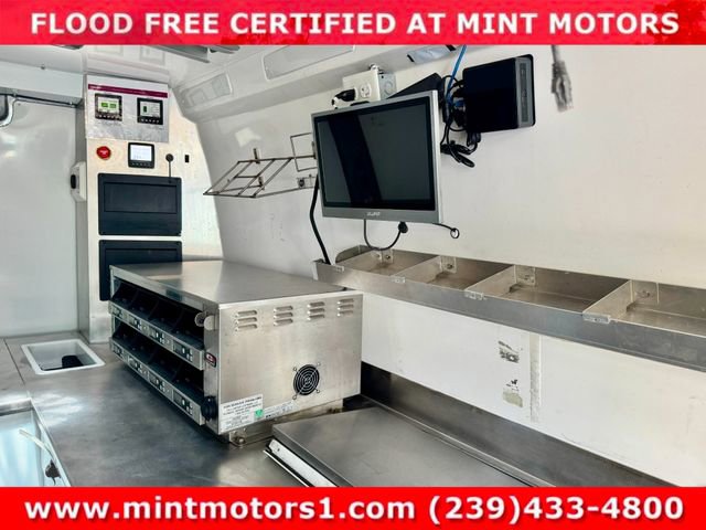 Used 2021 Mercedes-Benz Sprinter 4500 w/ Dashboard Charging Package image 31