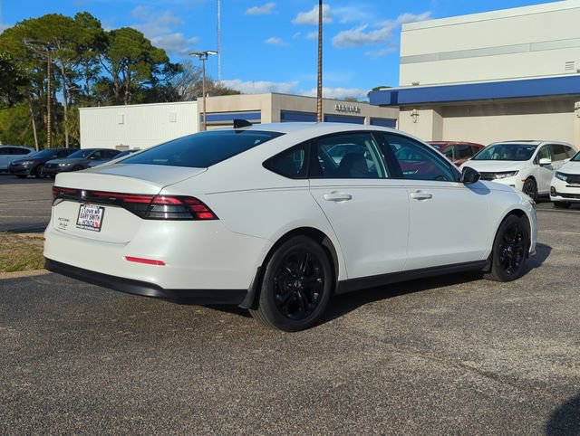 Certified 2025 Honda Accord SE image 4