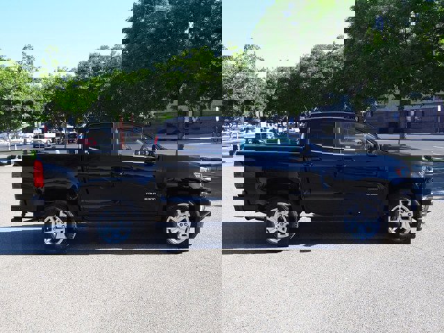 Used 2016 Chevrolet Colorado LT w/ LT Convenience Package image 3