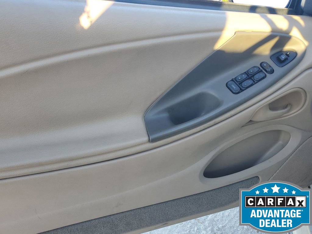 Used 2004 Ford Mustang Convertible image 37