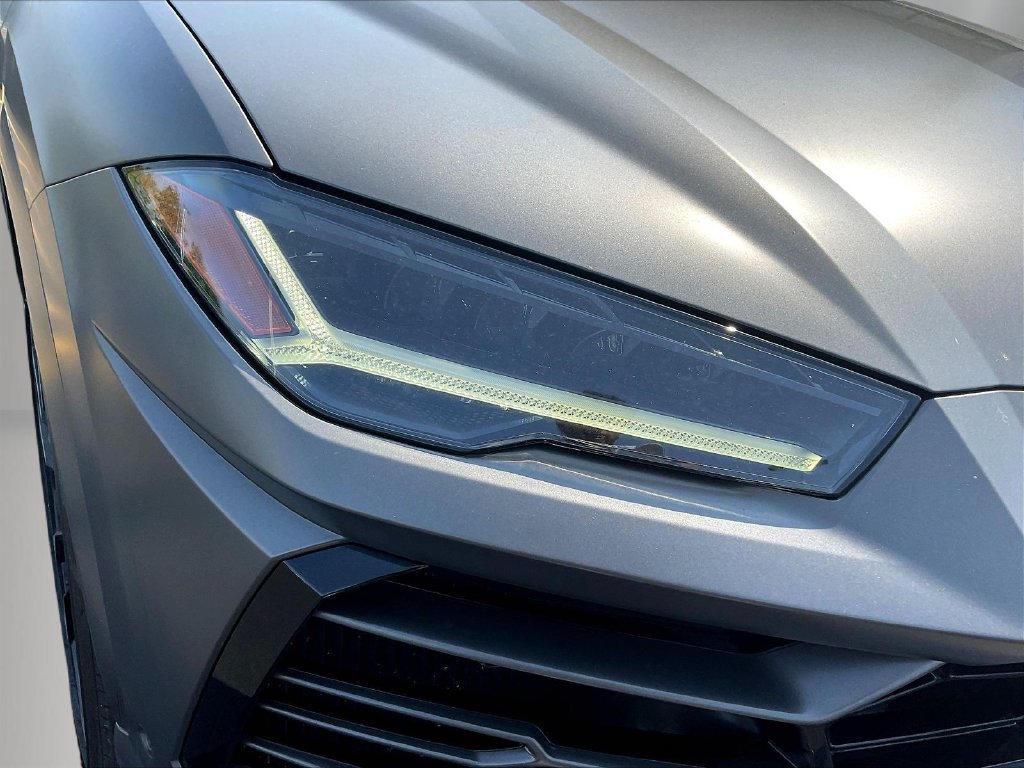 Used 2021 Lamborghini Urus AWD/4WD image 30