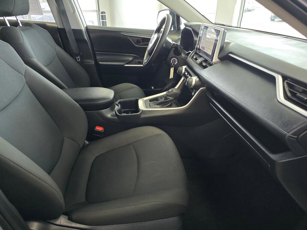 Used 2025 Toyota RAV4 LE image 42