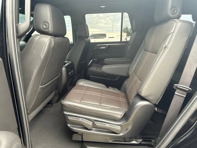 Used 2025 Chevrolet Tahoe High Country AWD/4WD image 16