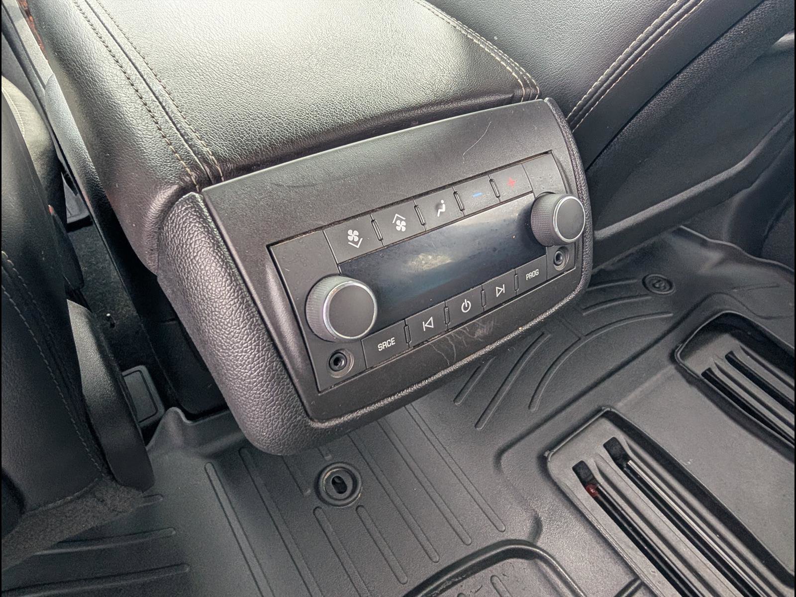 Used 2017 Chevrolet Traverse Premier image 19