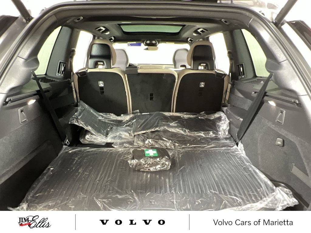 New 2026 Volvo XC90 B6 Plus w/ Protection Package Premier image 19