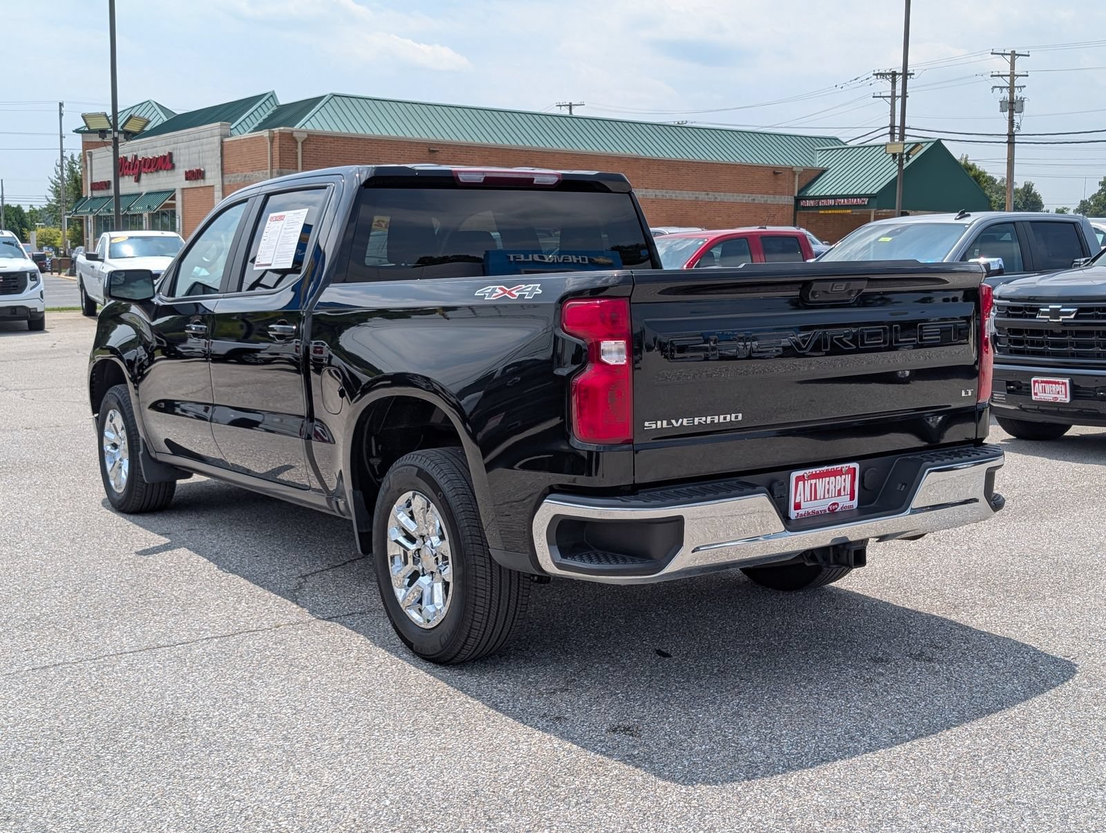 Used 2023 Chevrolet Silverado 1500 LT AWD/4WD image 5