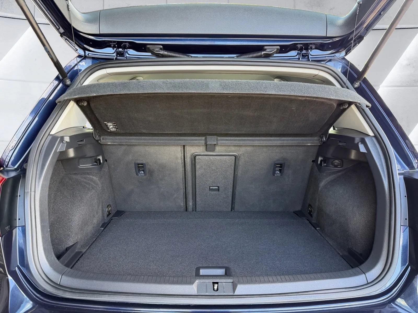 Used 2015 Volkswagen Golf SEL FWD image 17