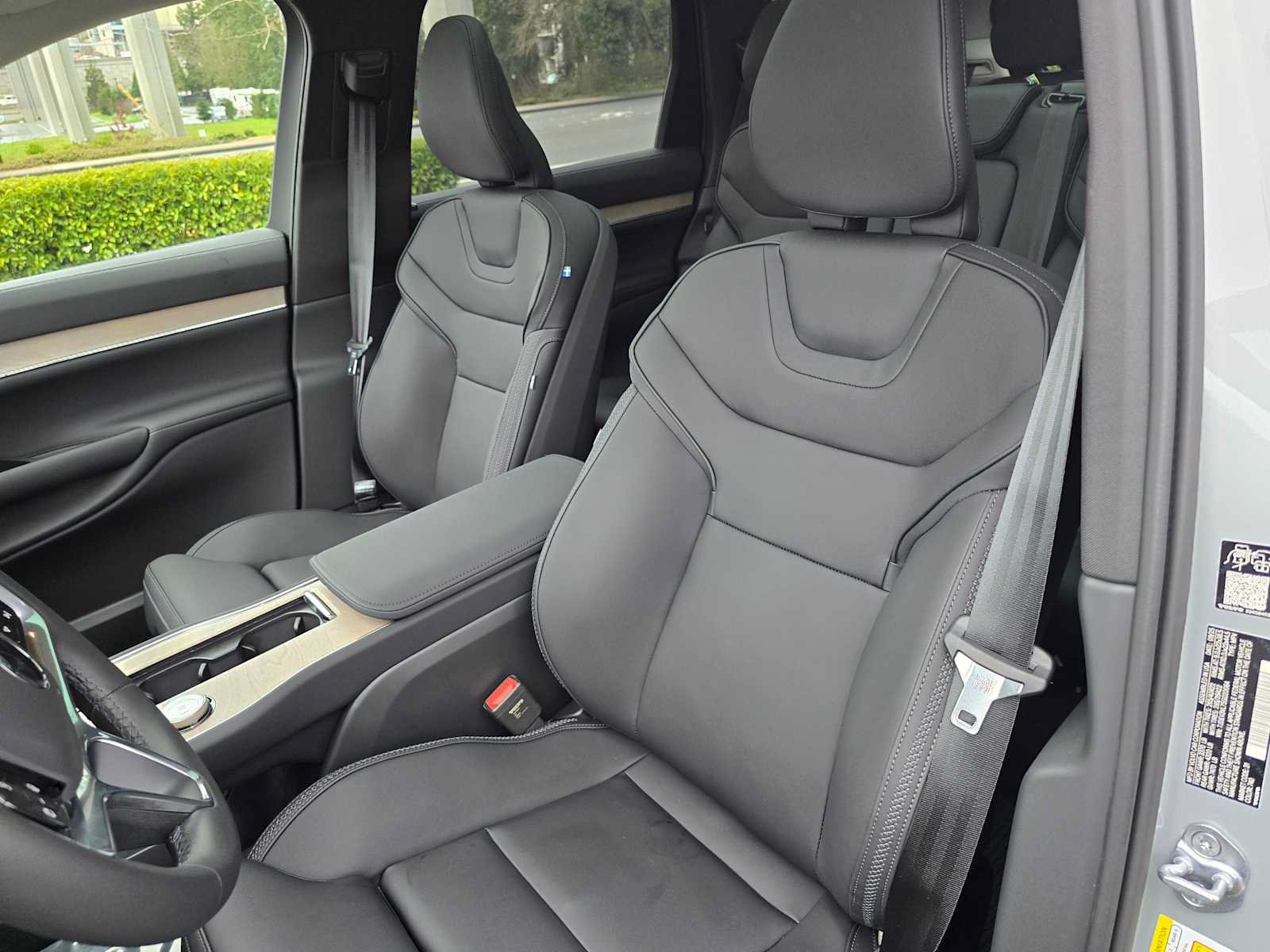New 2025 Volvo EX90 Ultra w/ Protection Package Premier AWD/4WD image 20