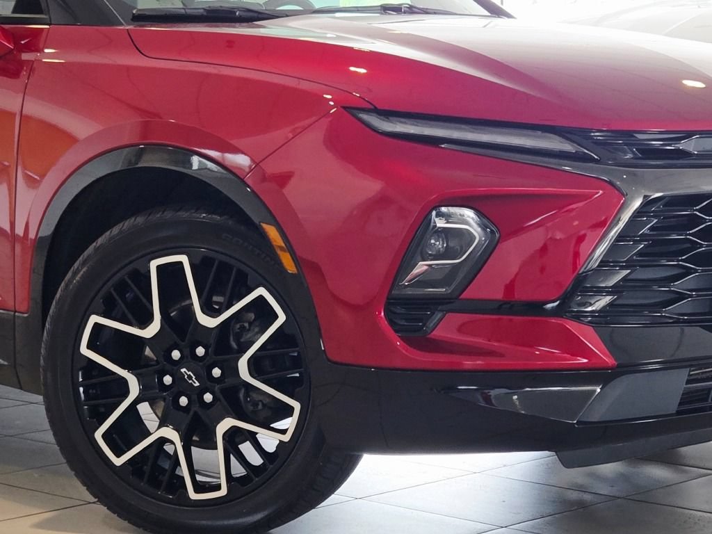 Certified 2023 Chevrolet Blazer RS w/ Driver Confidence II Package AWD/4WD image 2