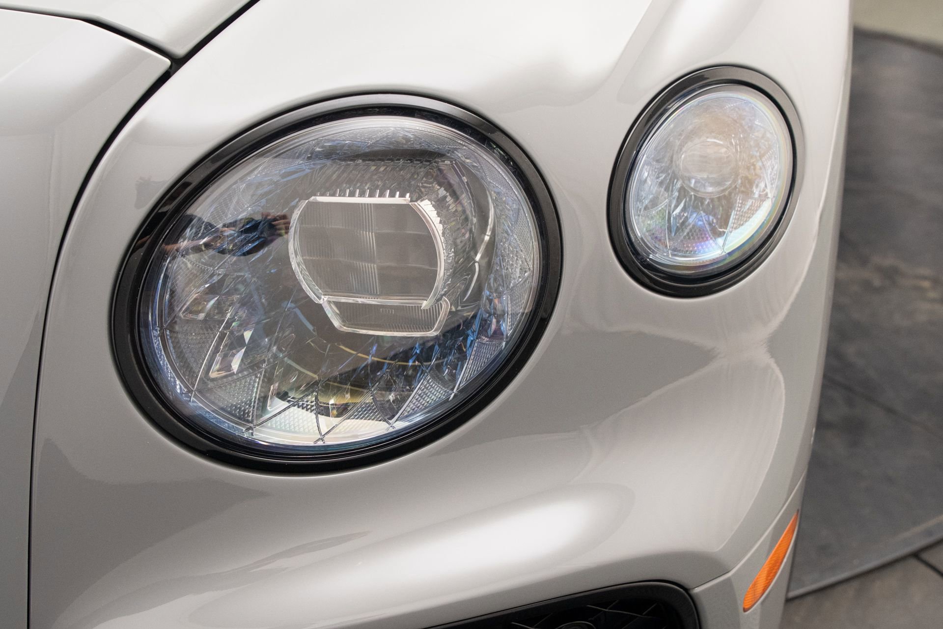 Used 2023 Bentley Flying Spur W12 image 35