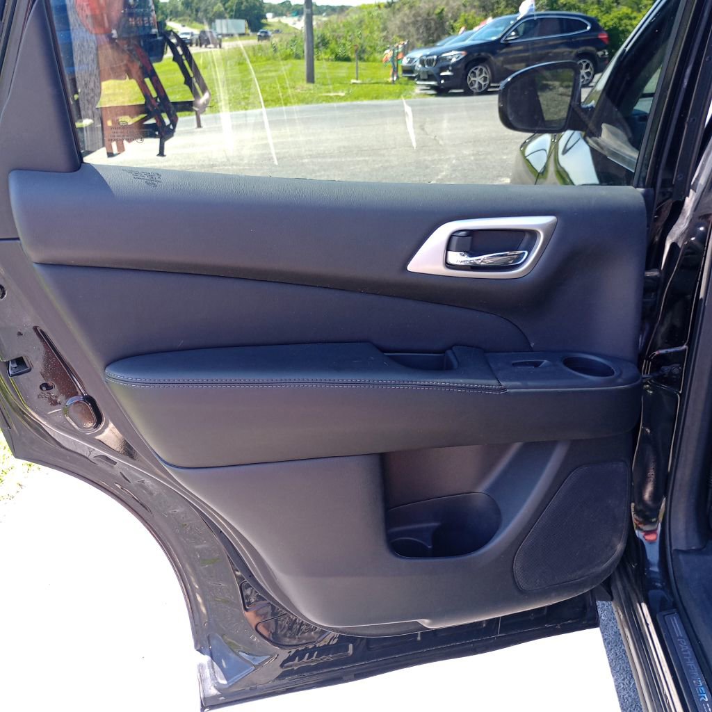 Used 2014 Nissan Pathfinder SL w/ SL Premium Package AWD/4WD image 17