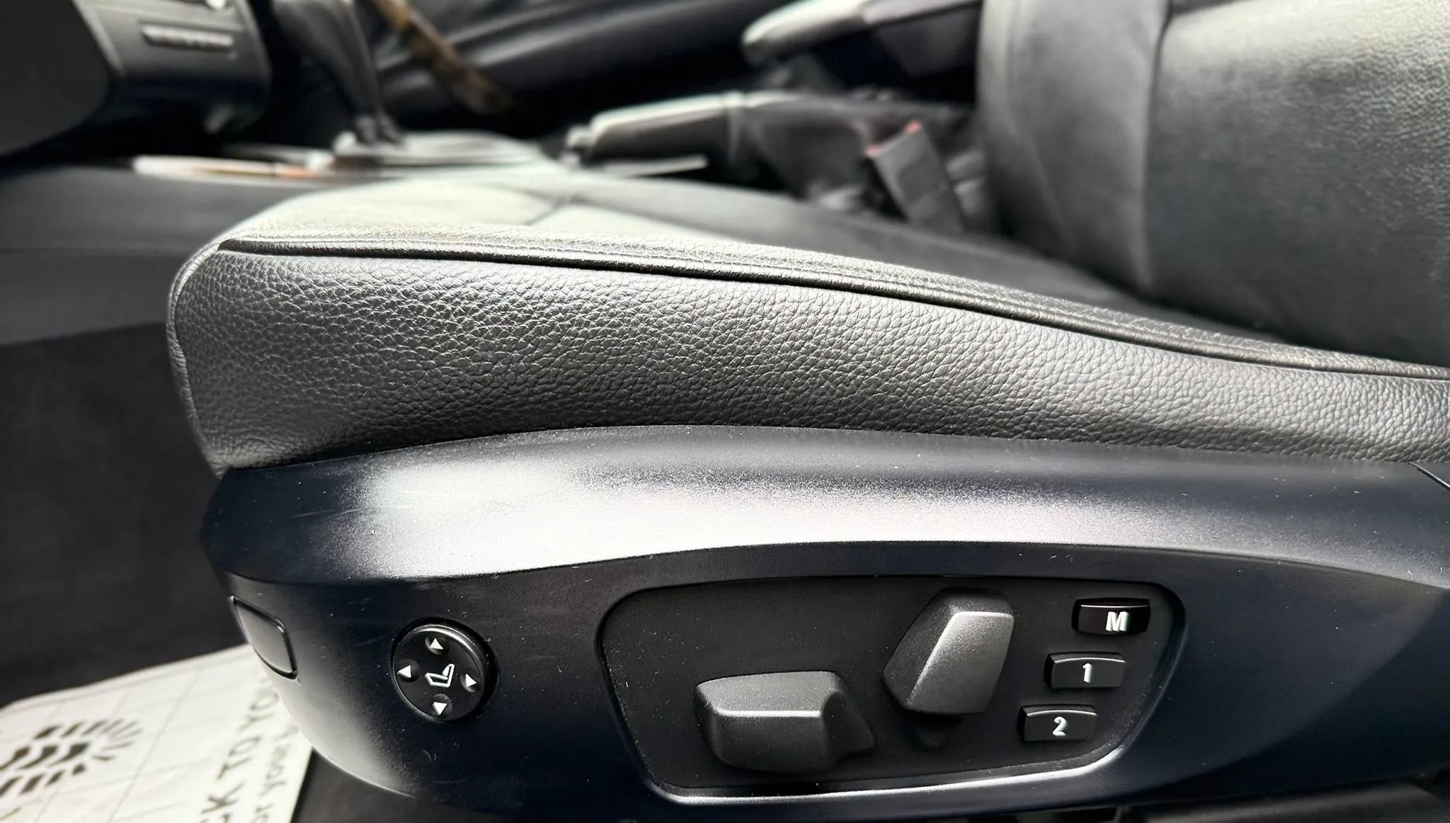 Used 2011 BMW 128i Convertible RWD image 30