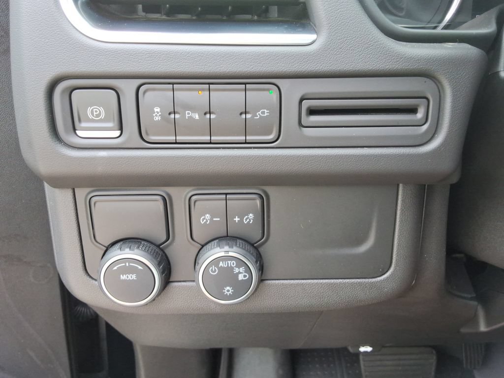 Certified 2021 Chevrolet Suburban RST RWD image 37
