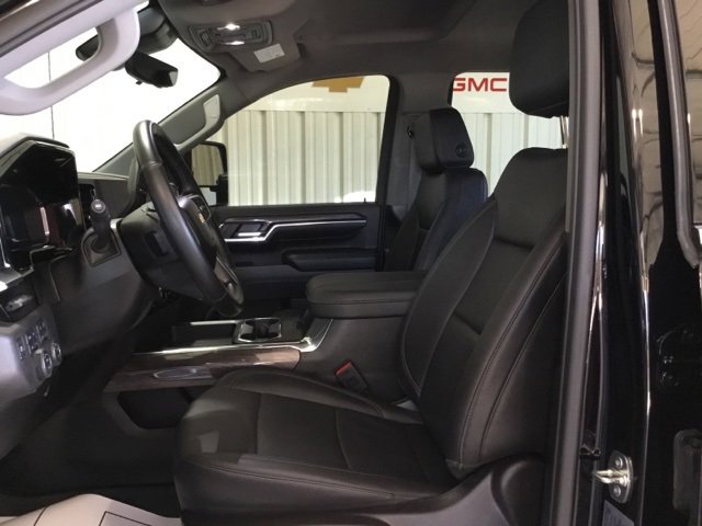 Used 2024 Chevrolet Silverado 3500 LTZ w/ LTZ Plus Package image 37