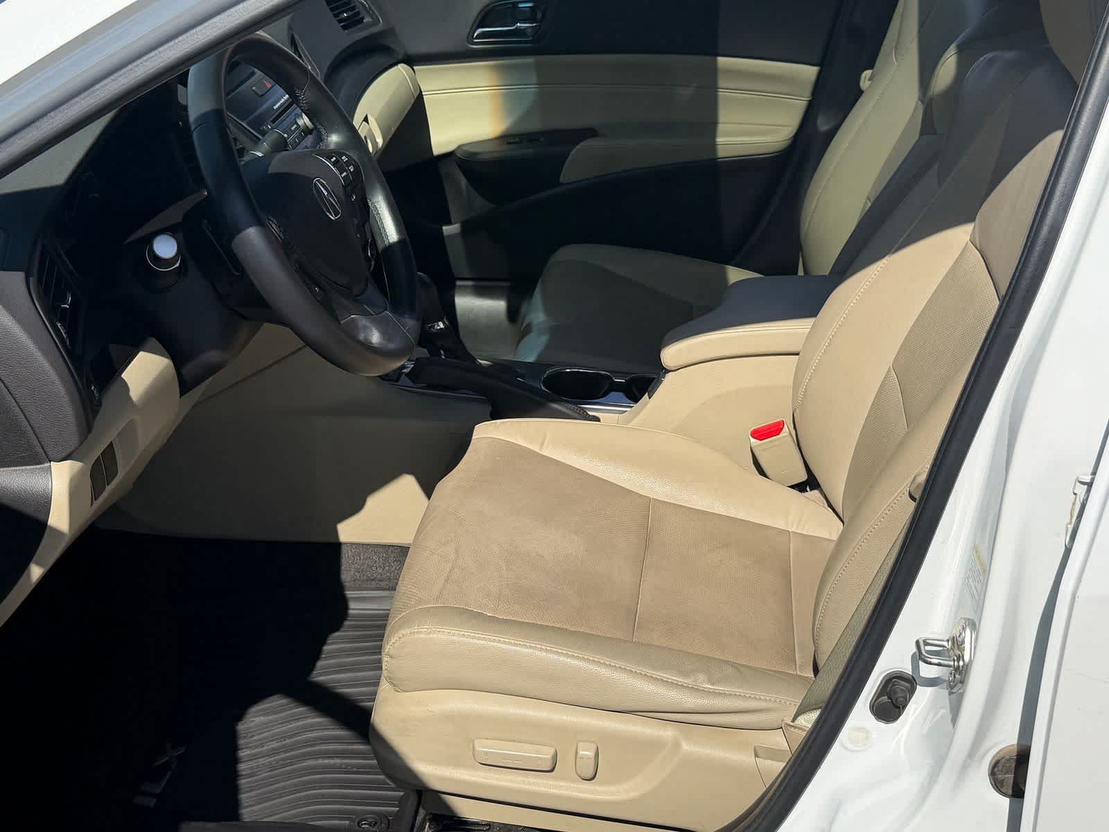 Used 2015 Acura ILX w/ Premium Package FWD image 13