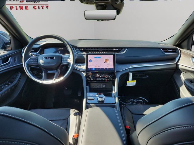 New 2025 Jeep Grand Cherokee Limited w/ Luxury Tech Group II image 14